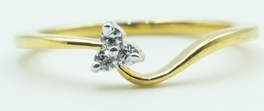 Trio Cluster Chevron Ring