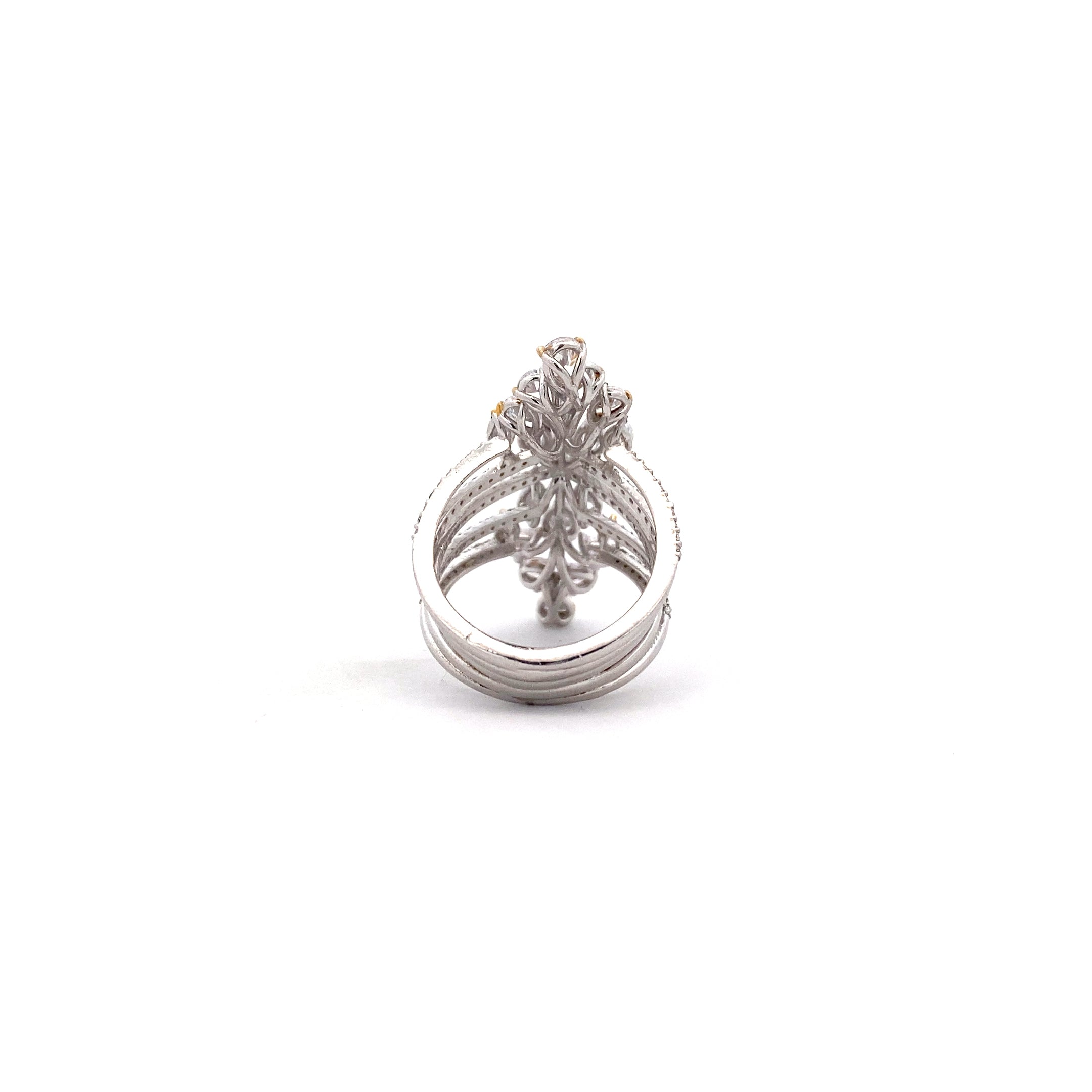 Elongated Cluster Statement Ring
