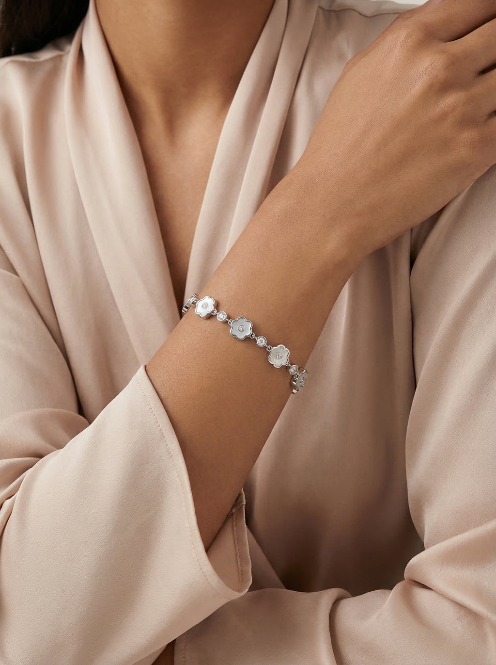 Mother-of-Pearl Flower Chain Bracelet