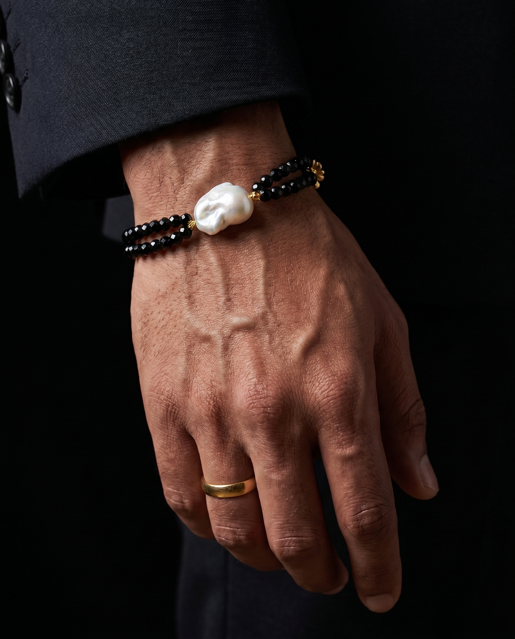 Baroque Pearl Black Bead Bracelet