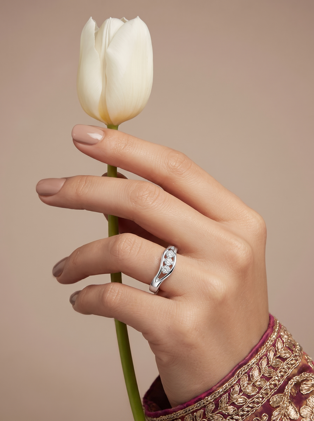 Curved Wave Trio Band Ring