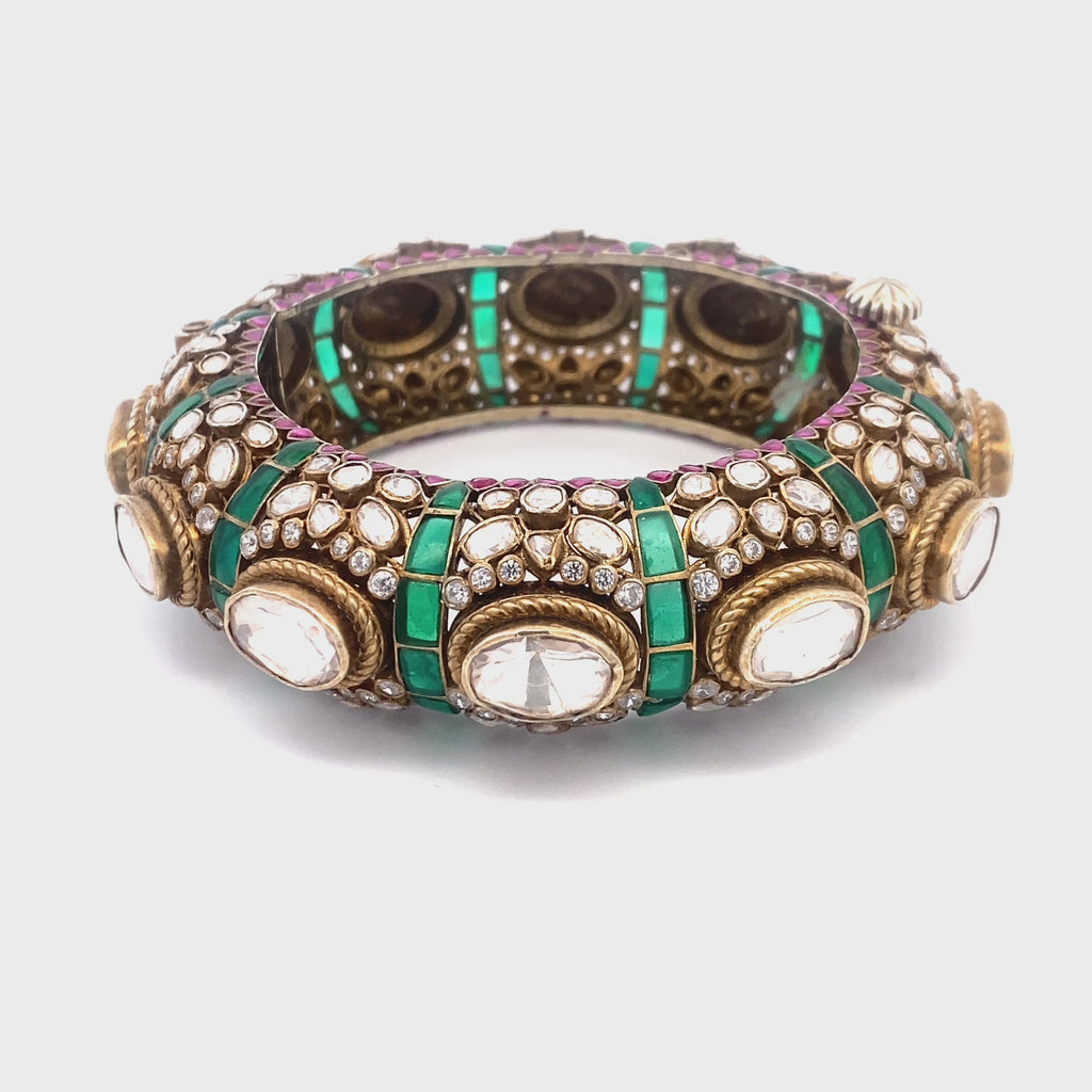 Regal Moissanite Green Bangle